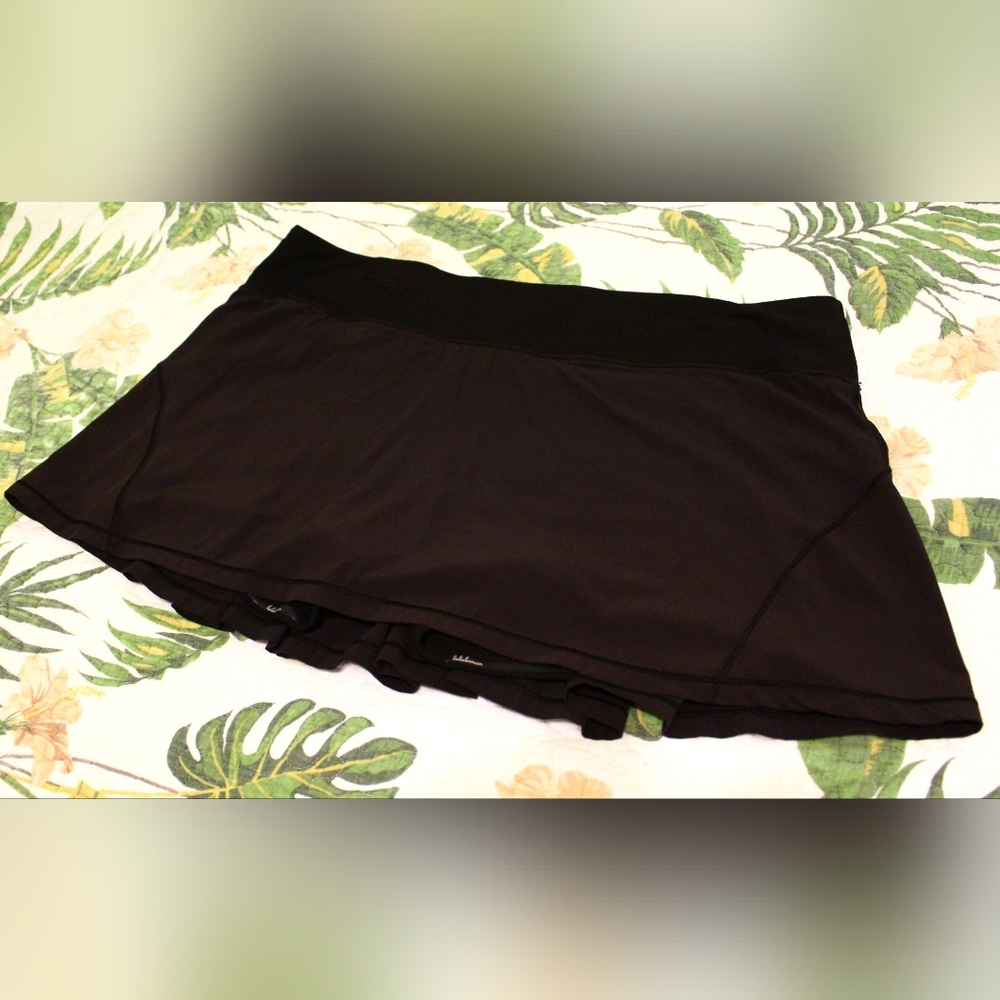 Black Lululemon Circut Breaker Skirt Size 12 Regular